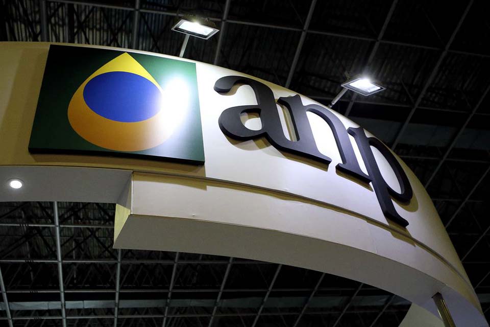 ANP prorroga contratos de campos maduros terrestres de petróleo e gás