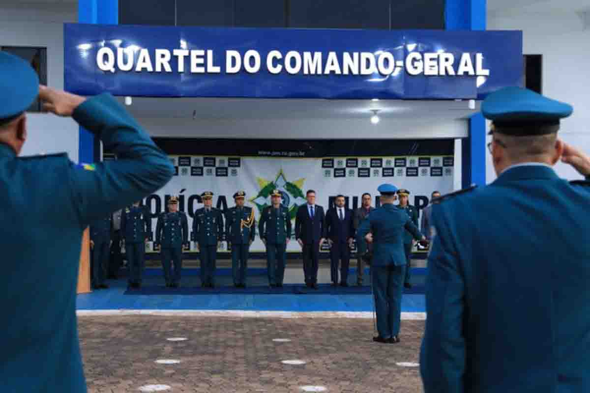 Governo de Rondônia promove oficiais, praças e concede honrarias na homenagem a Tiradentes