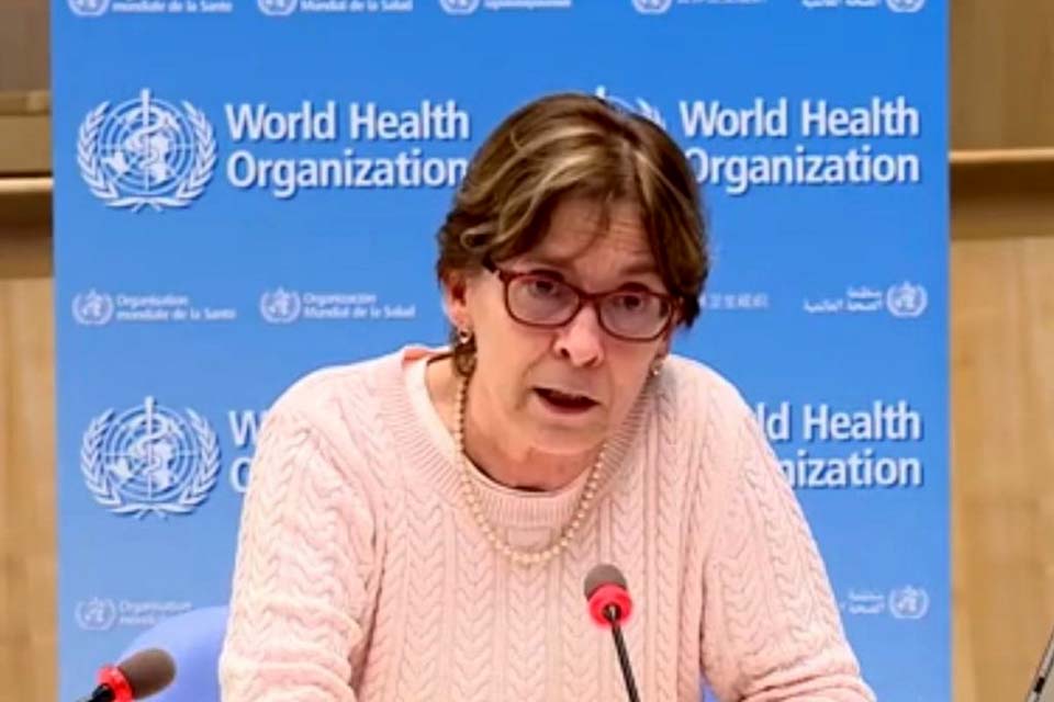 Diretora da OMS diz que mundo está entrando em quarta onda de covid-19
