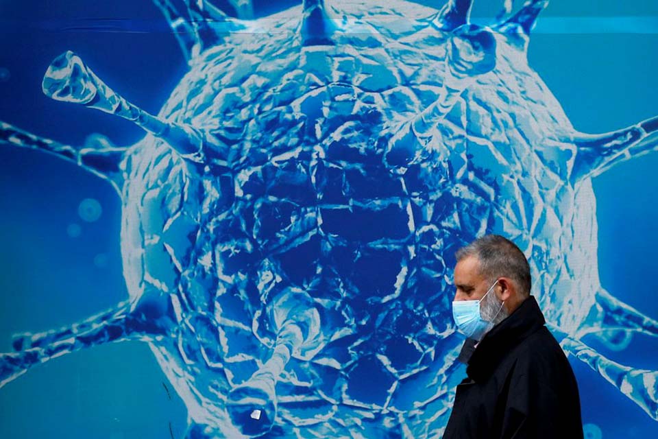 Aprovação de vacina pode ajudar a reduzir restrições no Reino Unido