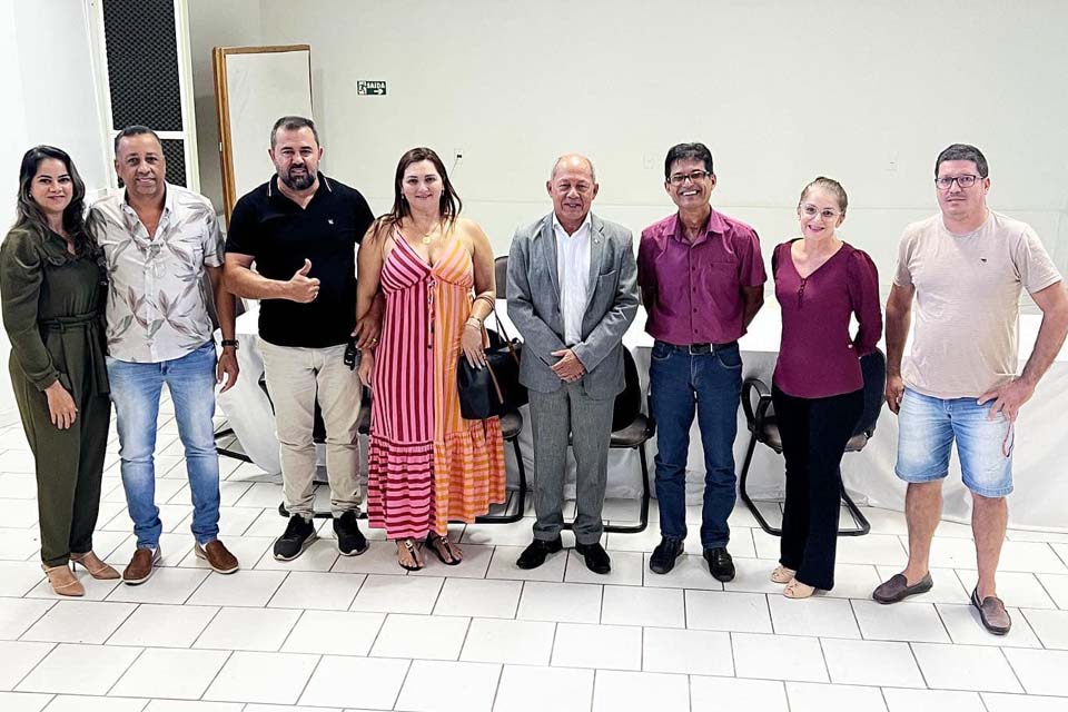 Coronel Chrisóstomo se reúne com lideranças e empresários de Ouro Preto do Oeste para discutir demandas