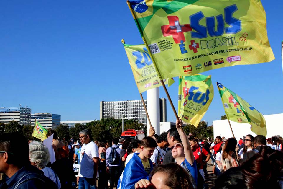 Ato em Brasília faz defesa do  Sistema Único de Saúde, da vida e da democracia