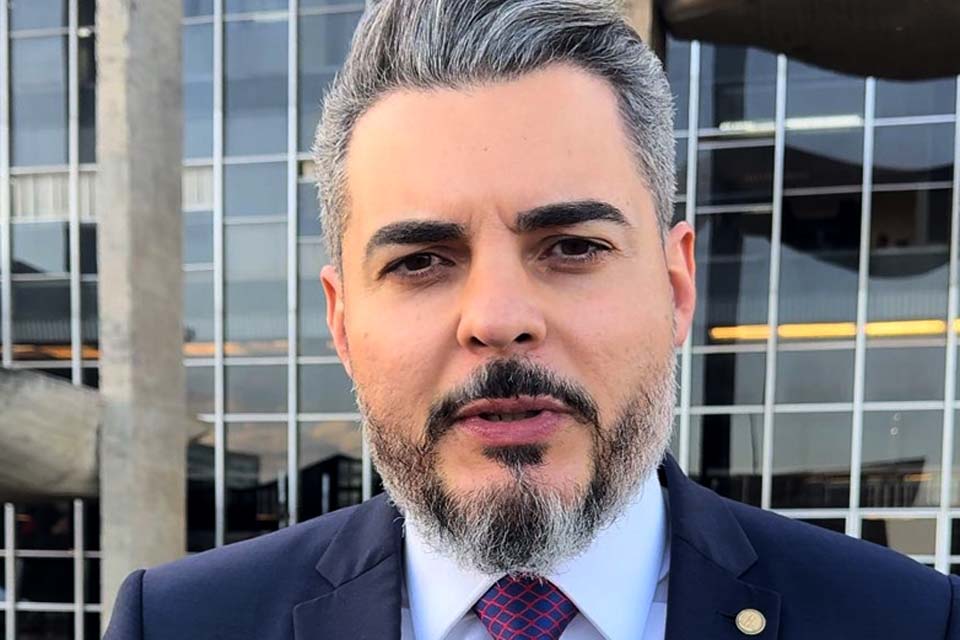 Entrega de títulos na Gleba Massaco articulada pelo deputado Thiago Flores marca conquista histórica em Alta Floresta 