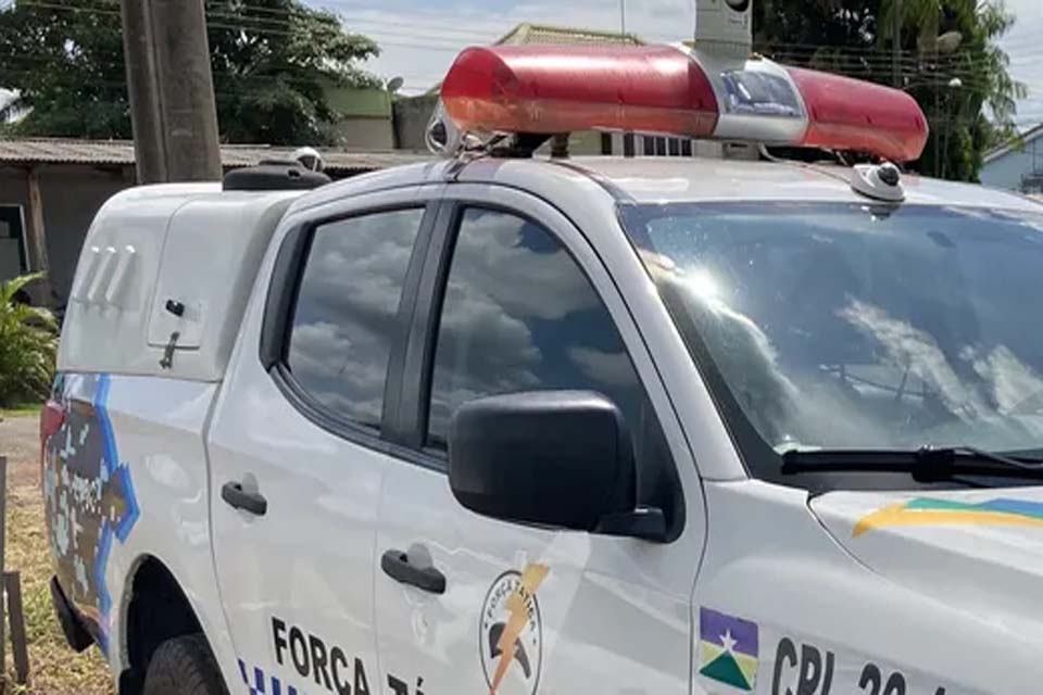 Bandidos fazem buraco na parede e cometem arrastão em loja de tintas