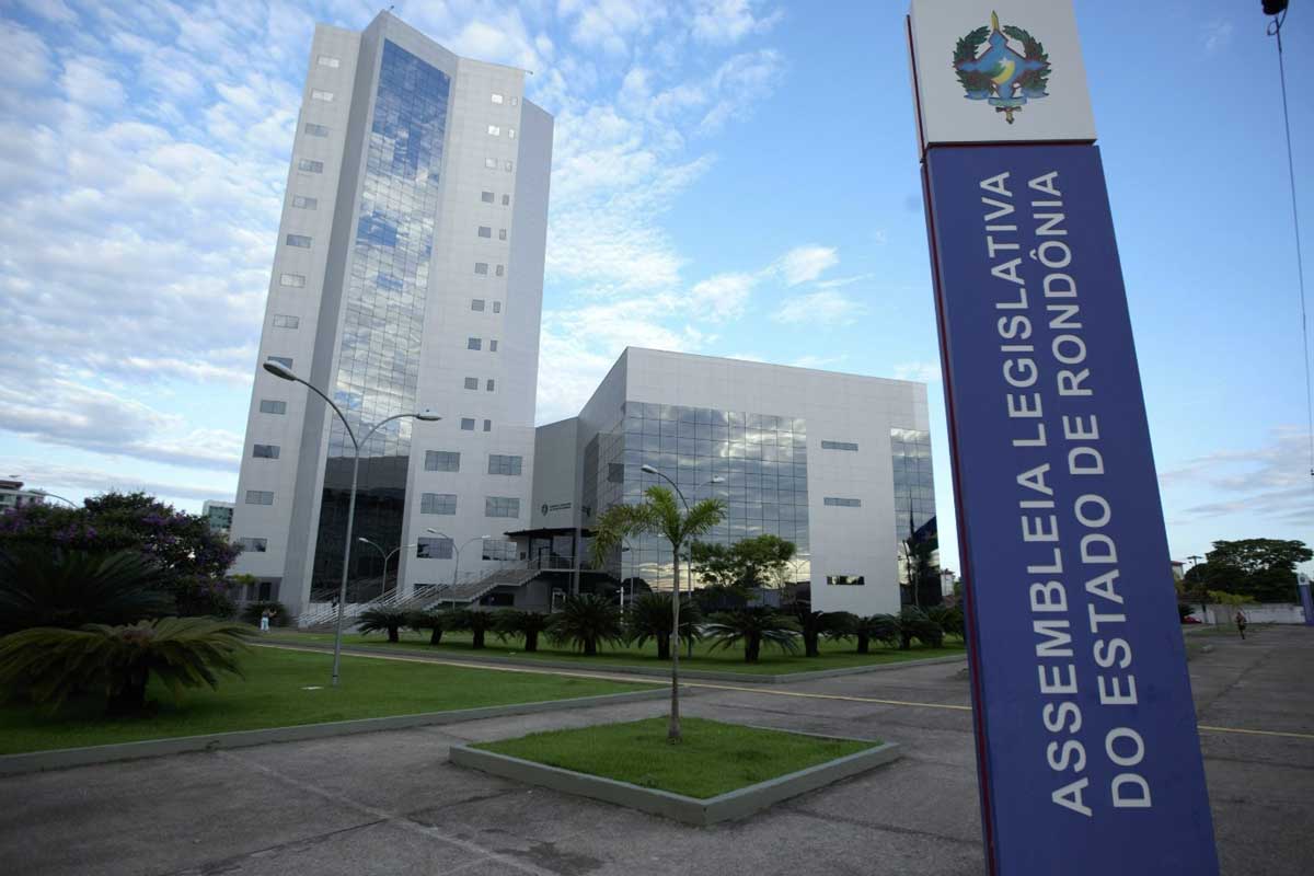 Disputa acirrada e incertezas marcam corrida pelas 24 vagas na Assembleia