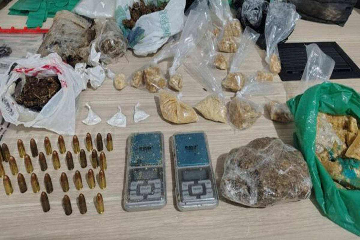 Polícia Civil prende quatro pessoas e apreende drogas e munições