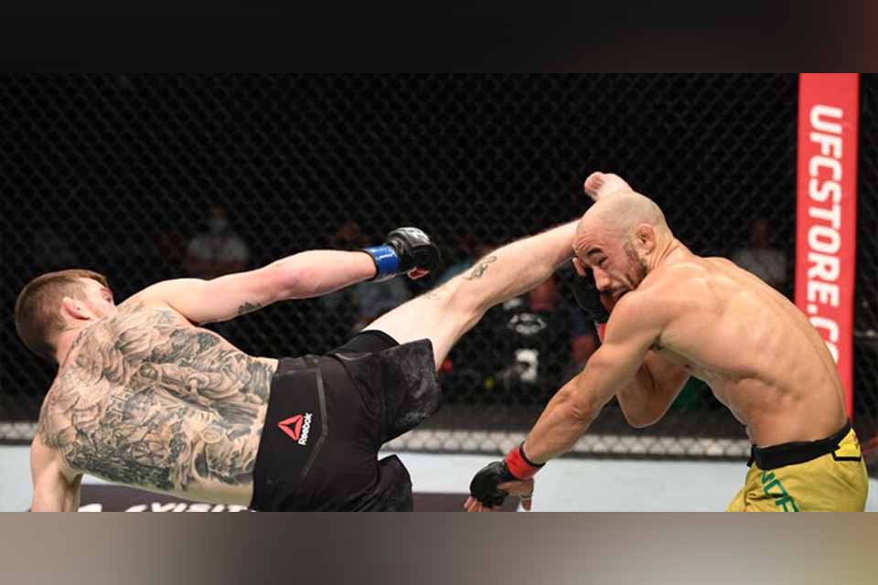 VÍDEO - Marlon Moraes é nocauteado por Cory Sandhagen no UFC Fight Island 5; Assista