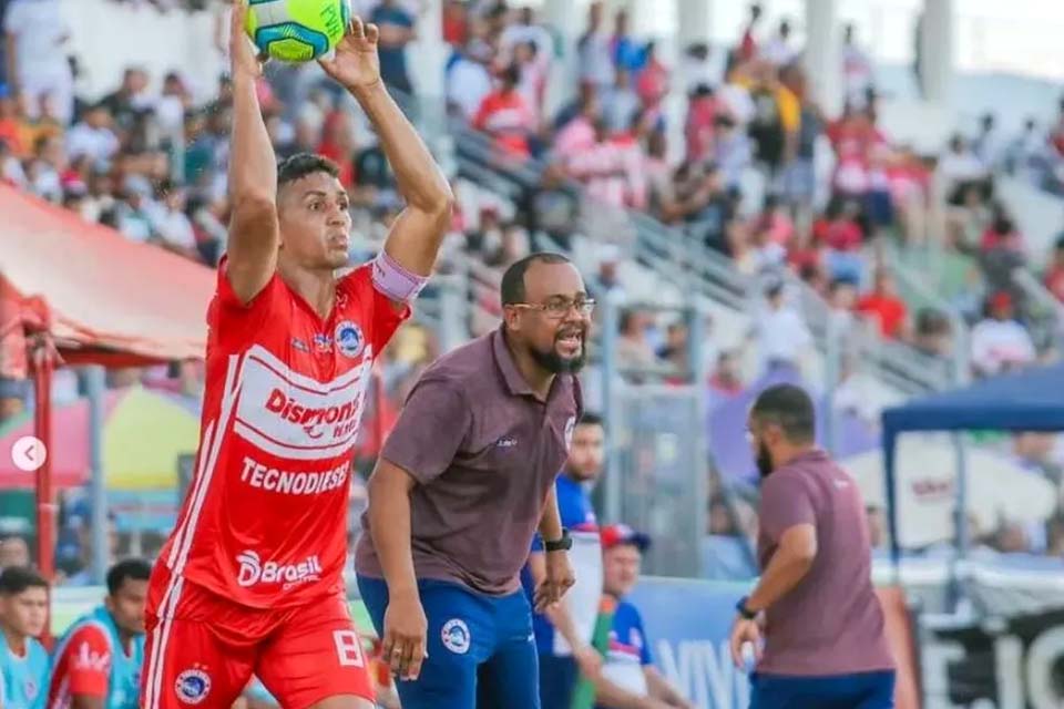 Agora auxiliar no Botafogo-PB, Tiago Batizoco conversa sobre a saída de RO