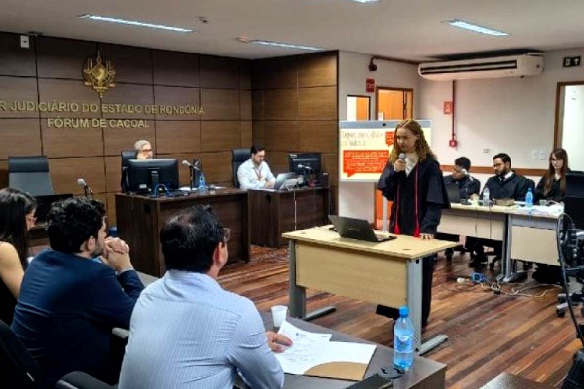 Direito à vida e papel do MP são abordados em júri simulado em Cacoal