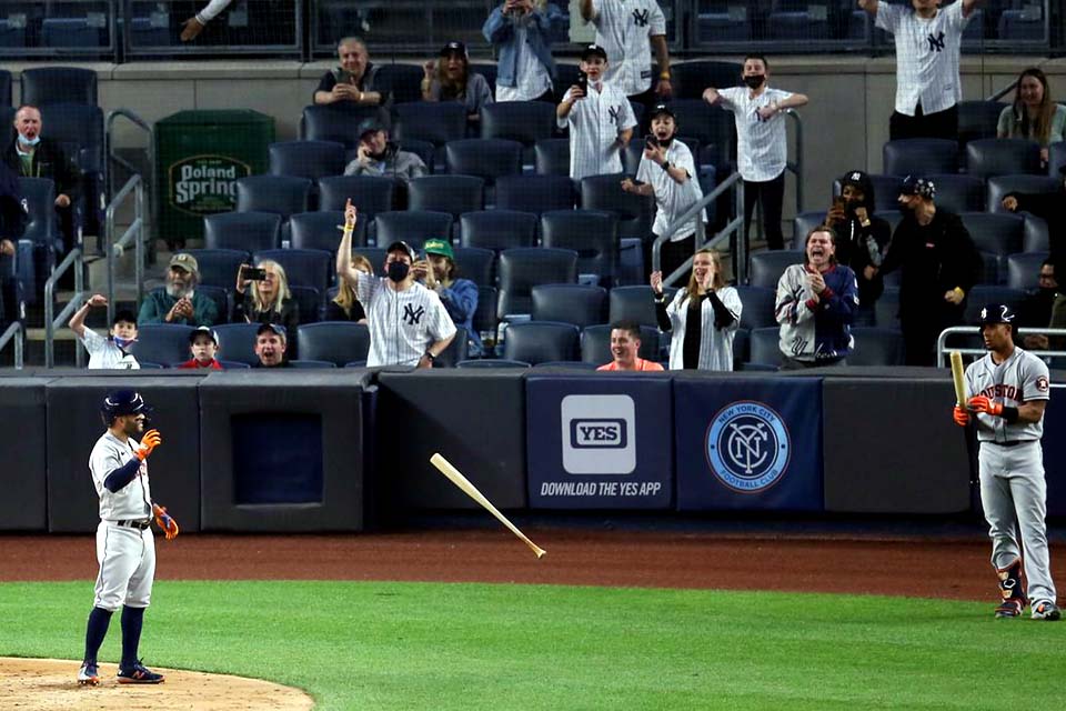Equipes de beisebol oferecem ingressos para torcedores vacinados