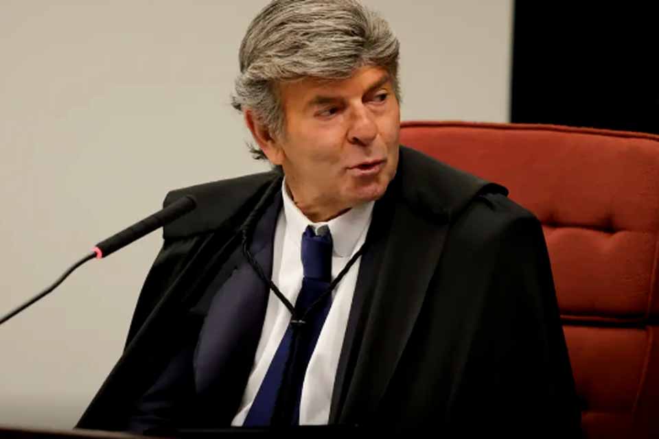 Fux absolve Bolsonaro e condena Braga Netto e Cid pela trama golpista