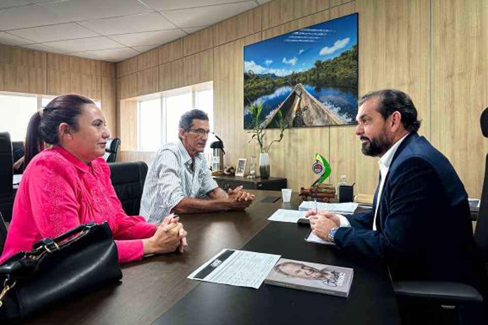 Deputado Laerte Gomes recebe vereadores Bia do Assentamento e Ailton Ferreira