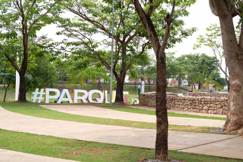 Prefeitura de Porto Velho inicia os preparativos para montagem da estrutura do Natal no Parque da Cidade