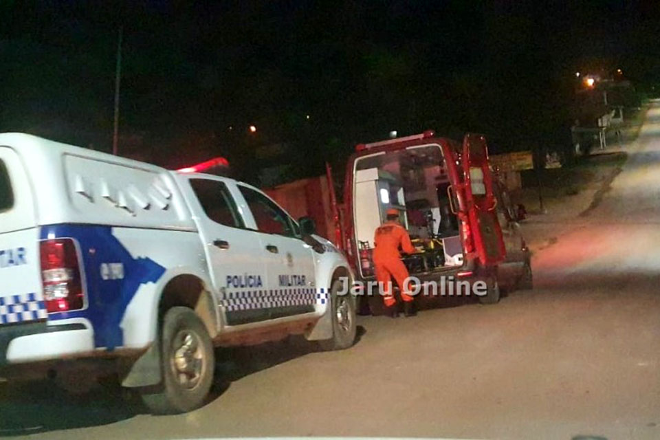 Suspeito cai de telhado e morador o amarra até a chegada da Polícia