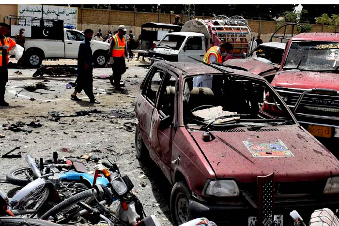 Explosão em zona eleitoral deixa ao menos 31 mortos no Paquistão