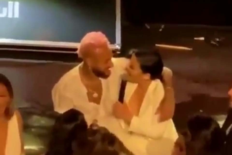 Maraisa é defendida pela mãe após fãs suspeitarem de beijo em Neymar