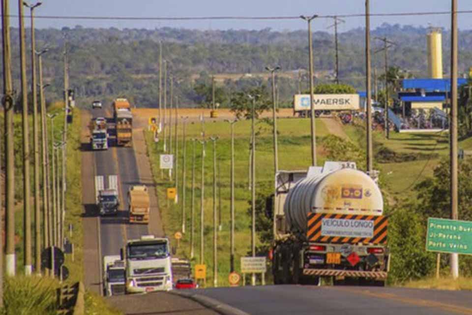 MPF firma acordo com construtora para que doe R$ 95,7 mil e não transporte de cargas com excesso de peso