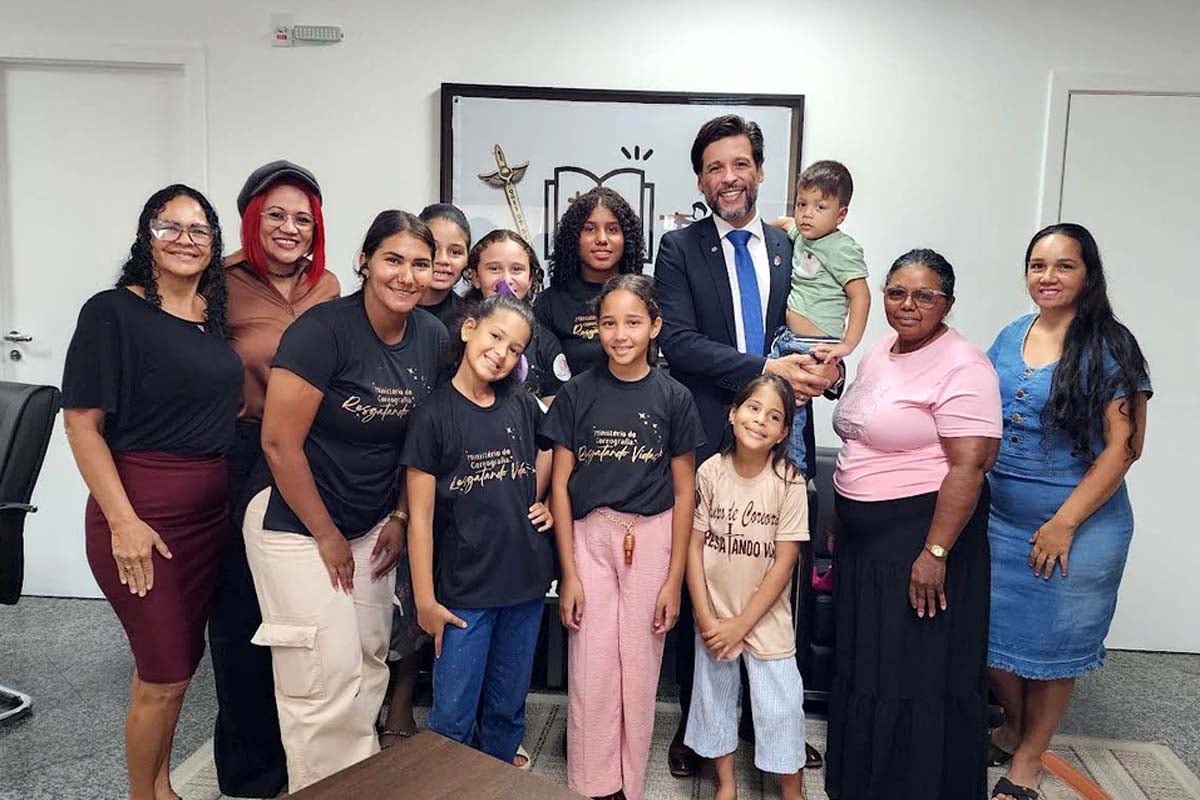 Delegado Camargo conhece projeto que atende crianças e adolescentes na zona leste