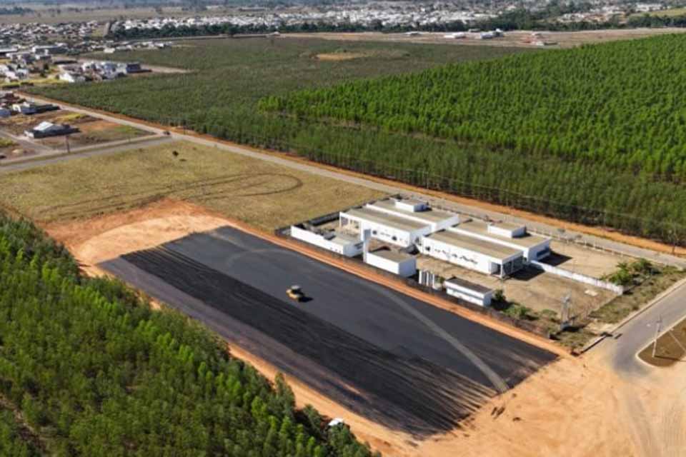 Cerca de 6 mil metros quadrados de pista para provas práticas de trânsito são construídos pelo governo 