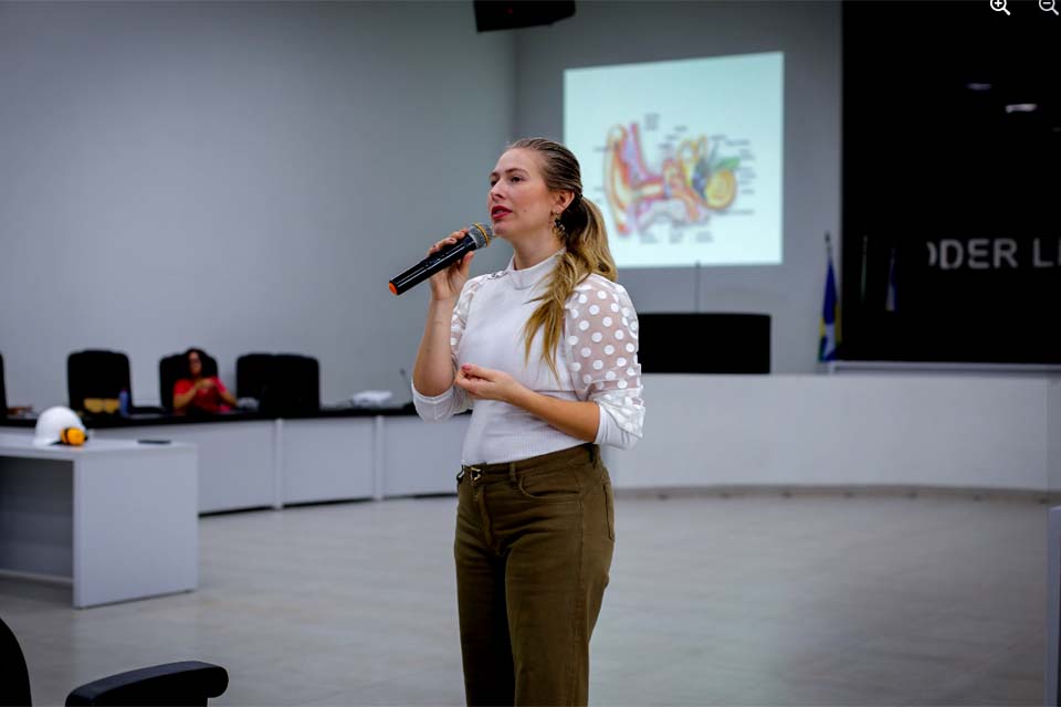 Sesmt de Vilhena realiza ação de conscientização para os servidores no combate as drogas, surdez e alcoolismo