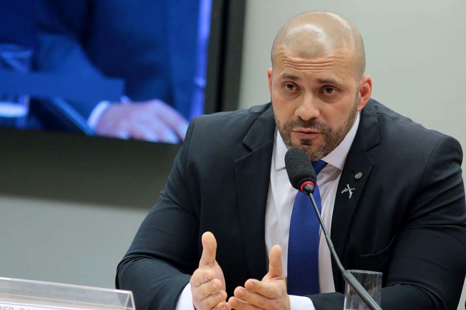 Moraes mantém prisão do ex-deputado Daniel Silveira