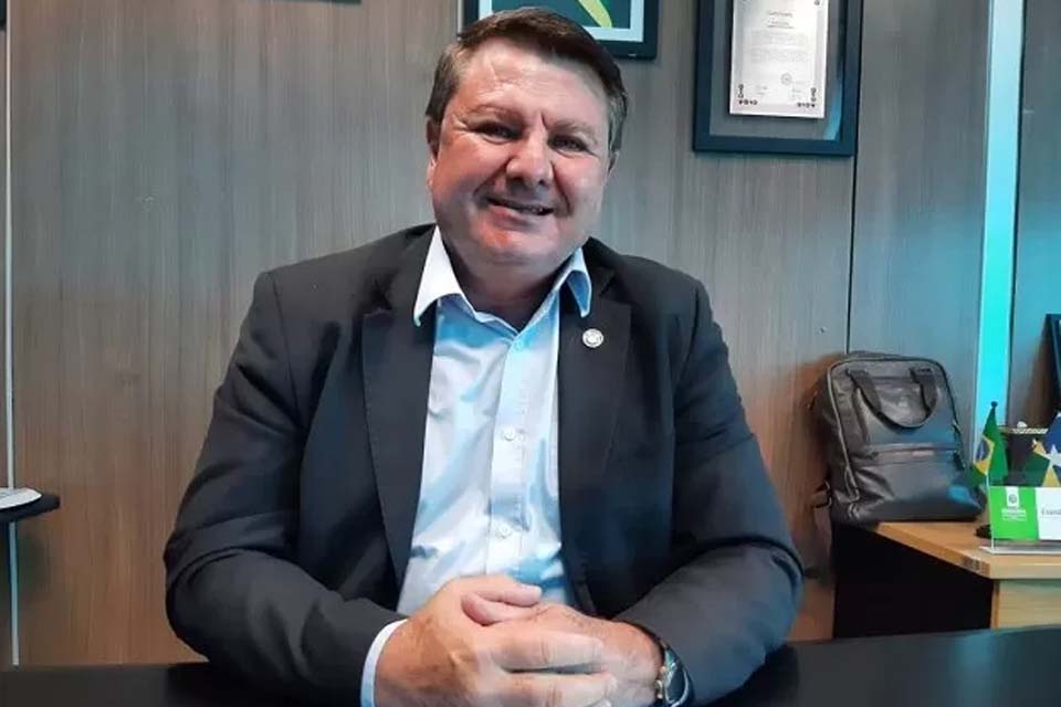 Multa de até R$ 5 mil – Padovani e veículos de comunicação devem excluir publicações sobre ex-assessor de Ezequiel Neiva