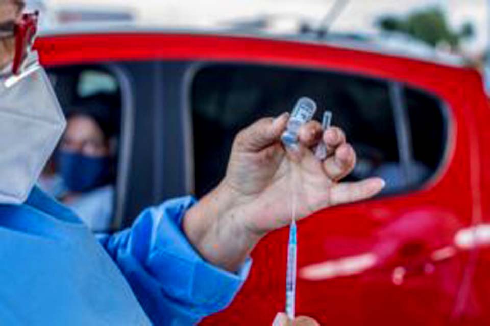 Prefeitura vacina mais de 1.700 idosos contra covid-19 em apenas um dia