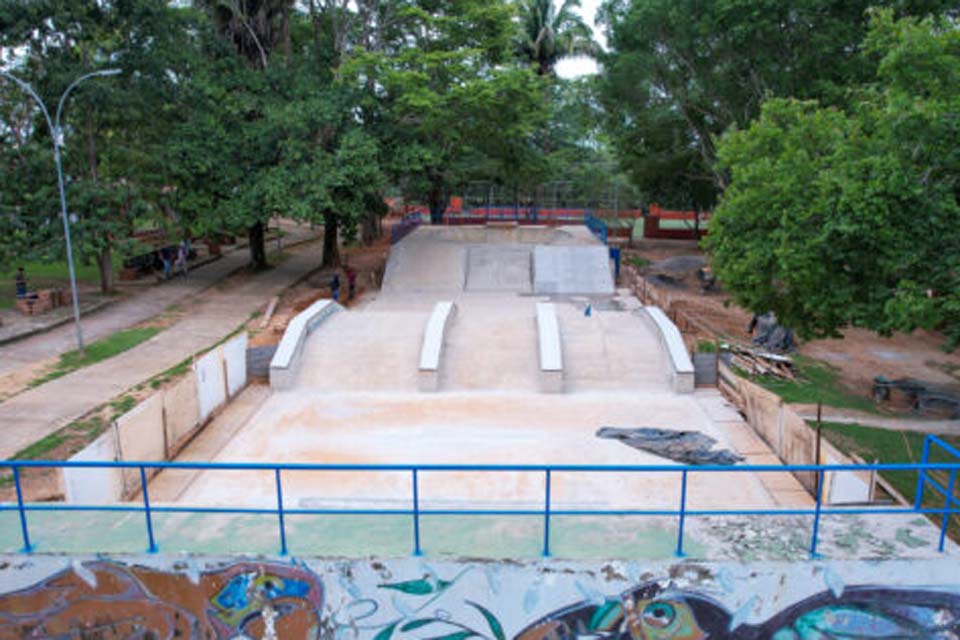 Obra de ampliação e reforma do bosque municipal de Ouro Preto do Oeste em fase de conclusão