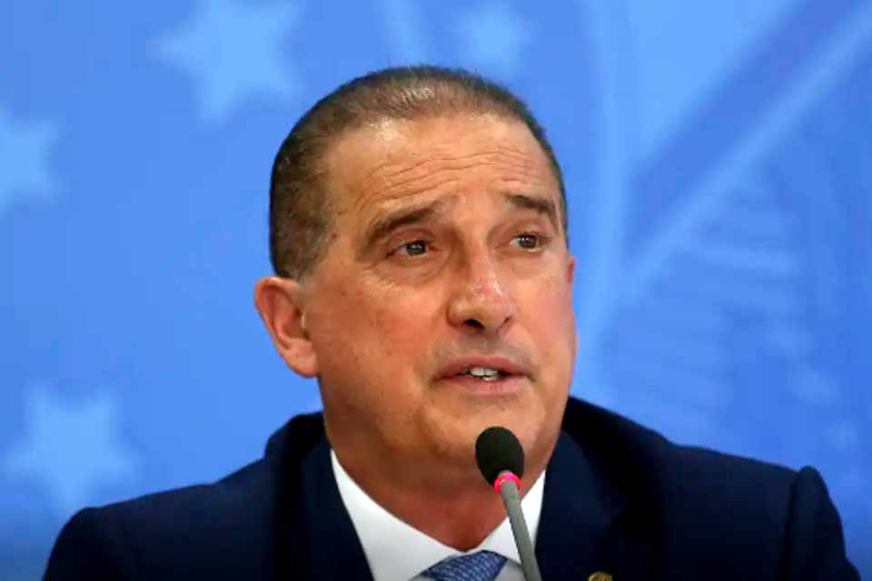 Problemas com descontos eram recorrentes, diz ministro de Bolsonaro