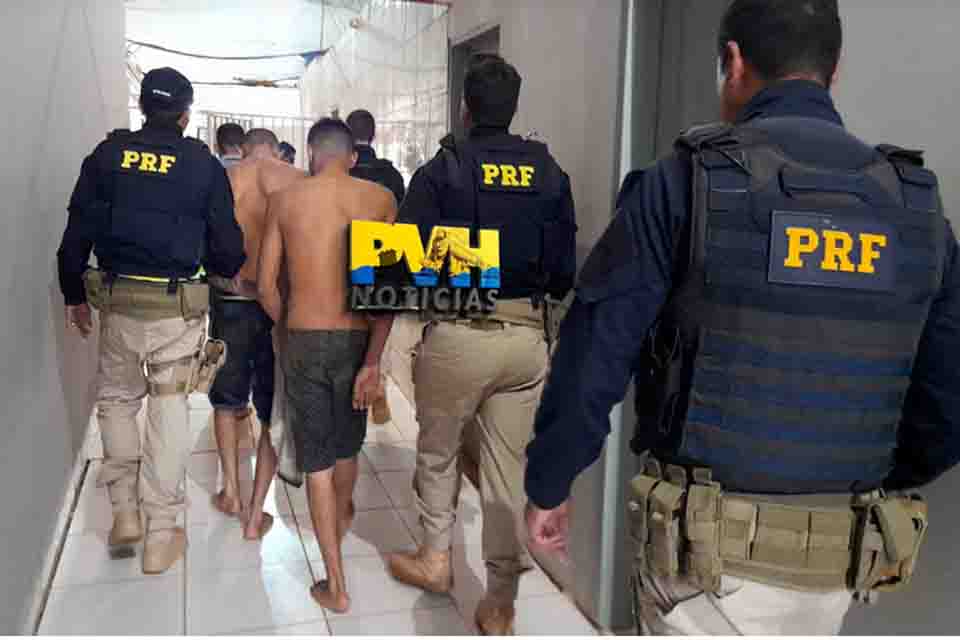 Quadrilha armada é presa com carro roubado após perseguição no centro