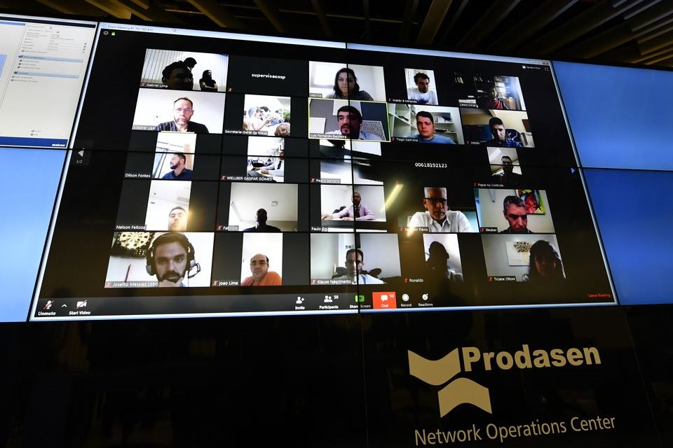 Votação do Orçamento de Guerra é adiada para quarta-feira