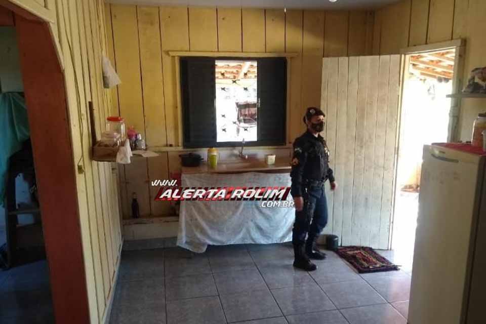 PM resgata mulher que era mantida presa pelo marido dentro de casa 