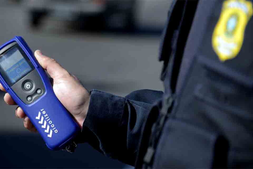 PRF prende sete pessoas por embriaguez ao volante na Operação Carnaval