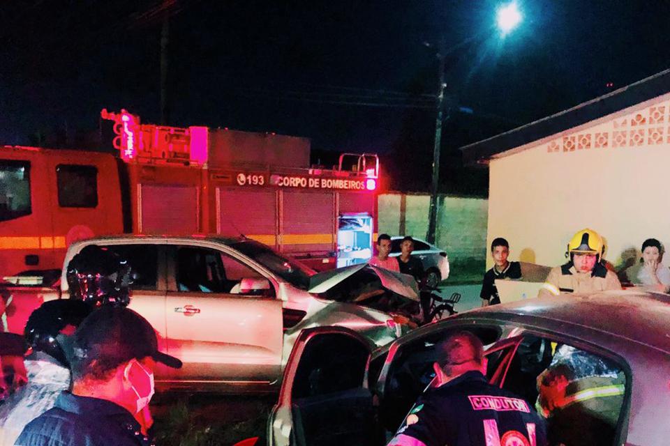 Motorista avança preferencial atinge caminhonete e atropela ciclista