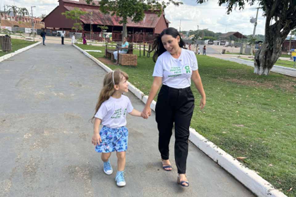 Impacto emocional de diagnóstico de nanismo fortalece família no amor e na busca por conhecimento para vencer o preconceito