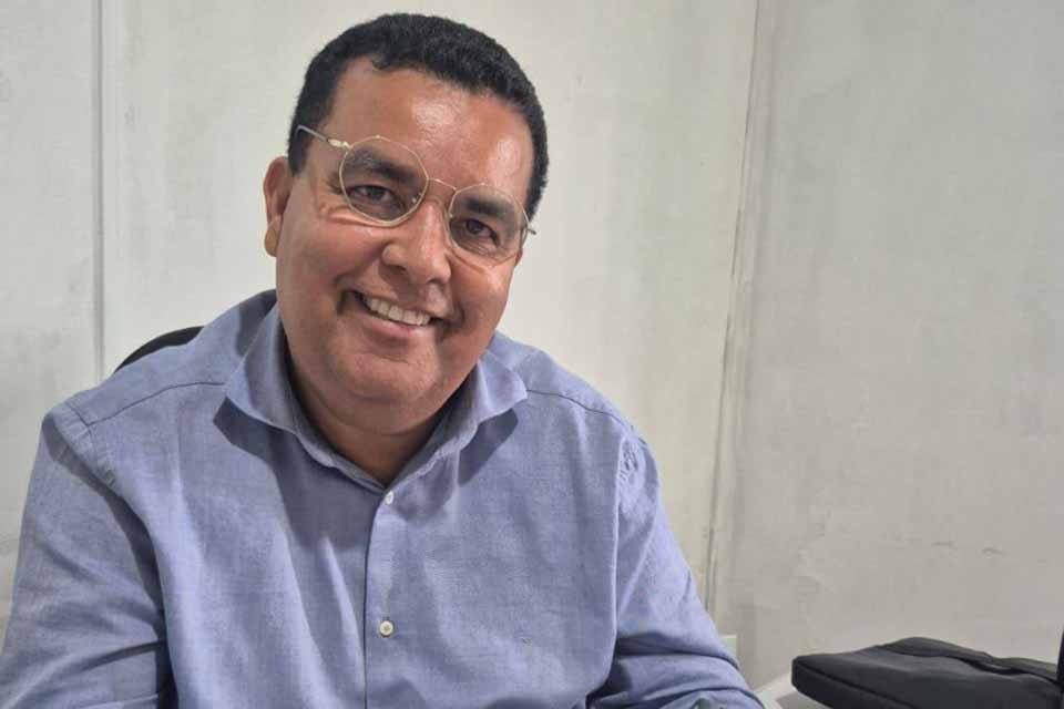 TCE de Rondônia multa prefeito de Candeias em R$ 25 mil por atraso em licitação do serviço de limpeza urbana