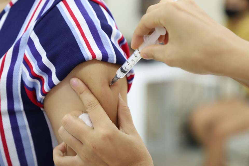 Vacina contra a gripe segue disponível nas unidades de saúde de Porto Velho; Imunizante é liberado para toda a população acima de seis meses