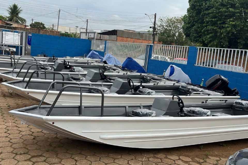 Com investimento de R$ 825,5 mil, Porto Velho entrega seis novas voadeiras para reforçar atendimentos no baixo Madeira