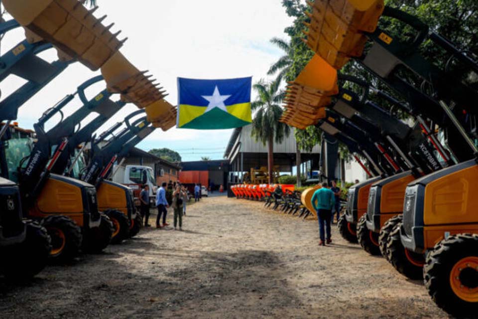 Secretaria de agricultura recebe maquinários e equipamentos agrícolas