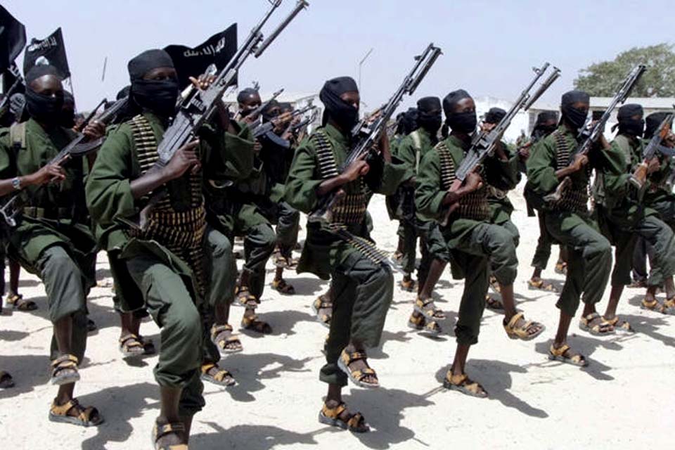 Duplo atentado na Somália mata dezenas de pessoas; Al-Shabab reivindica autoria