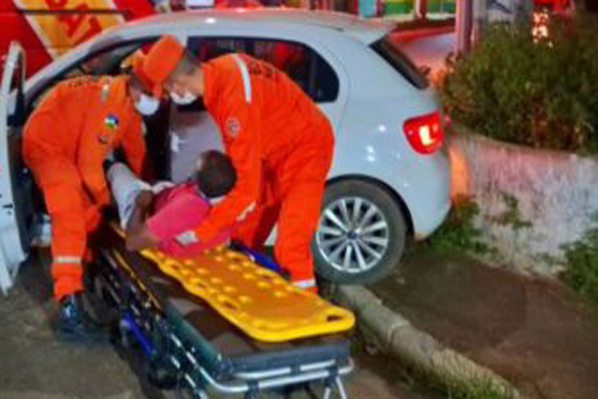 Acidente envolvendo dois veículos deixa feridos na zona leste