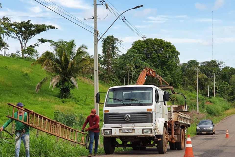 Com recurso próprio, prefeitura garante iluminação pública no acesso ao conjunto Jardim Europa