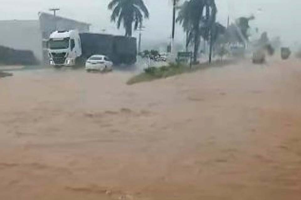Alagamentos pontuais em Cacoal preocupam moradores, mas Defesa Civil descarta risco de enchentes