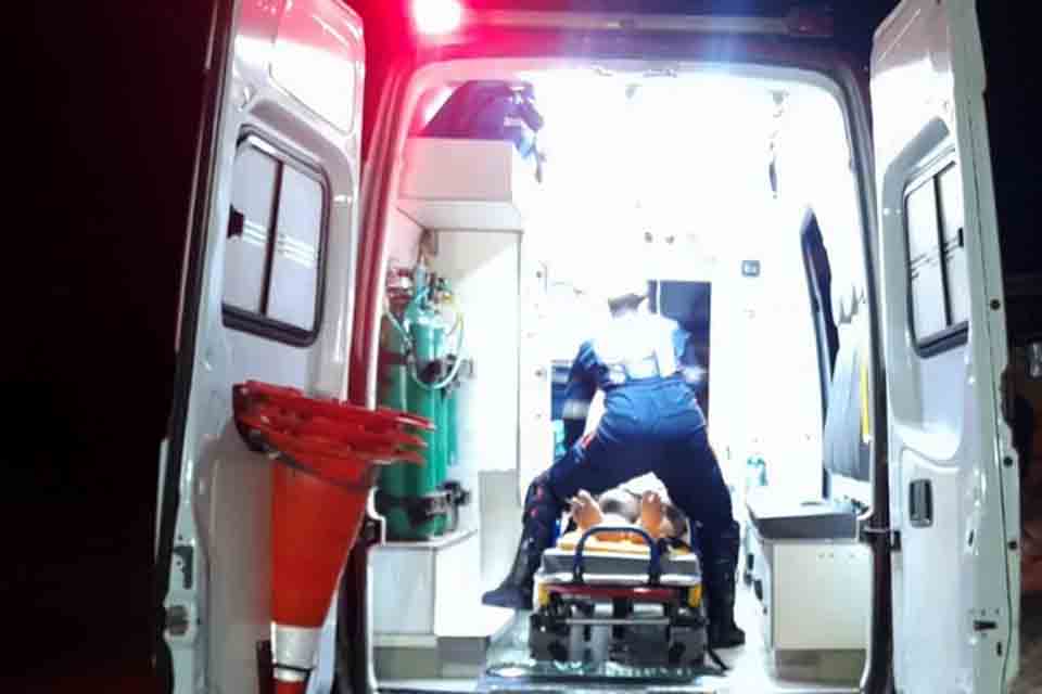 Acidente entre dois carros deixa vítimas presas as ferragens 