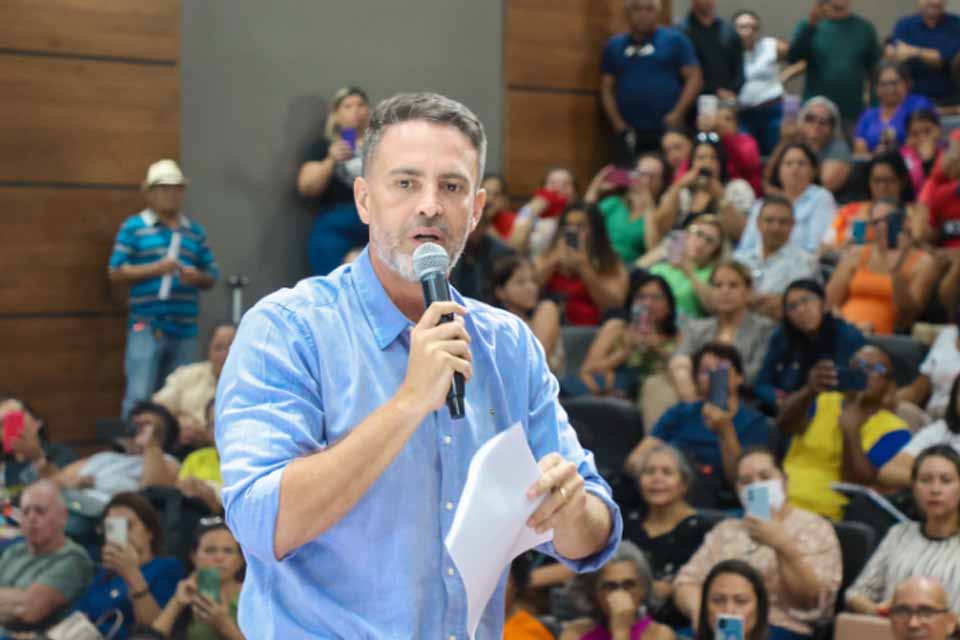 Pela primeira vez, prefeito de Porto Velho concede revisão geral salarial para servidores e a implantação do piso do magistério no primeiro ano de mandato