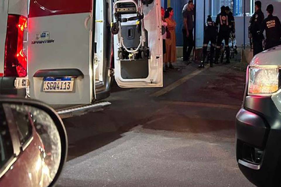 Homem é atacado a tiros por dupla em moto em Porto Velho