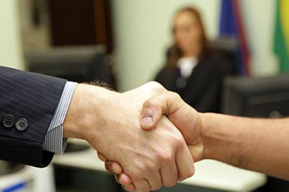 Décima Vara Cível de Porto Velho convida partes para conciliação