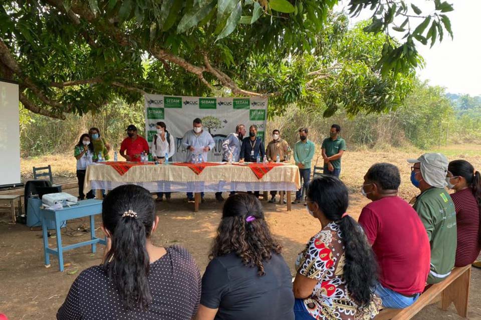 Projeto “Luz para Educação” leva energia solar para escola na Reserva Extrativista Rio Pacaás Novos