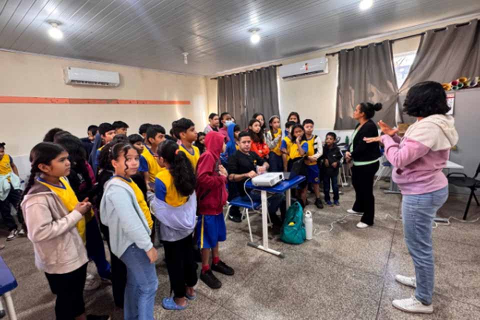 Sema promove atividade lúdica sobre queimadas na Escola Municipal Flor de Piquiá