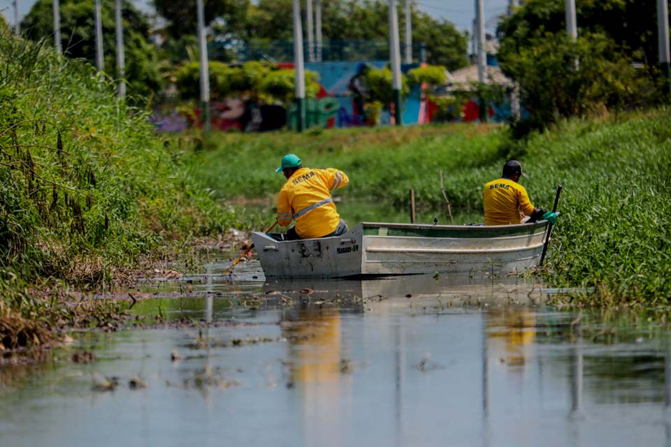 Prefeitura de Porto Velho realiza limpeza no igarapé do Parque Jardim das Mangueiras